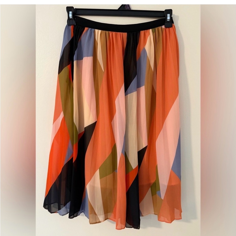 HD in Paris Pleated Midi Skirt in Multicolor Abstract Print - Picture 2 of 8
